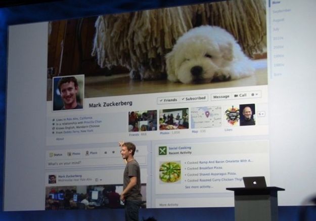 Zuckerberg presenta la Timeline di Facebook